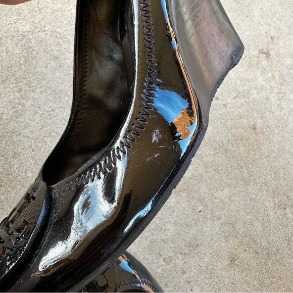 Tory Burch Sophie Black Patent Leather Wedge Heels Women’s Size 9.5 - Picture 10 of 16